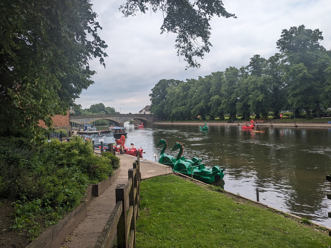 The River Avon, a view towards workmans bridge at Evesham